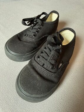 Black baby Vans